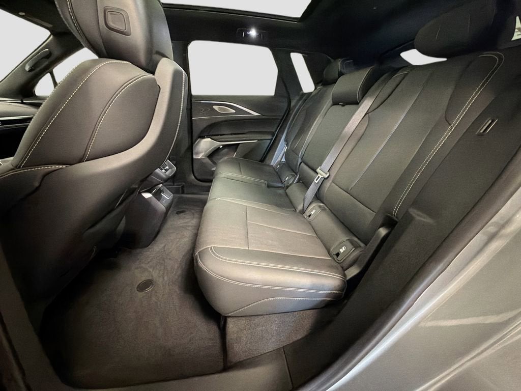 2024 Cadillac LYRIQ Sport 2