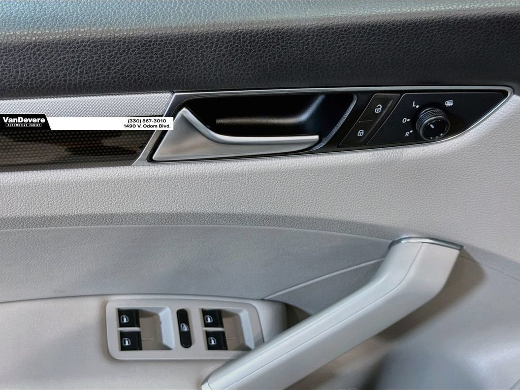 2019 Volkswagen Passat 2.0T SE R-Line