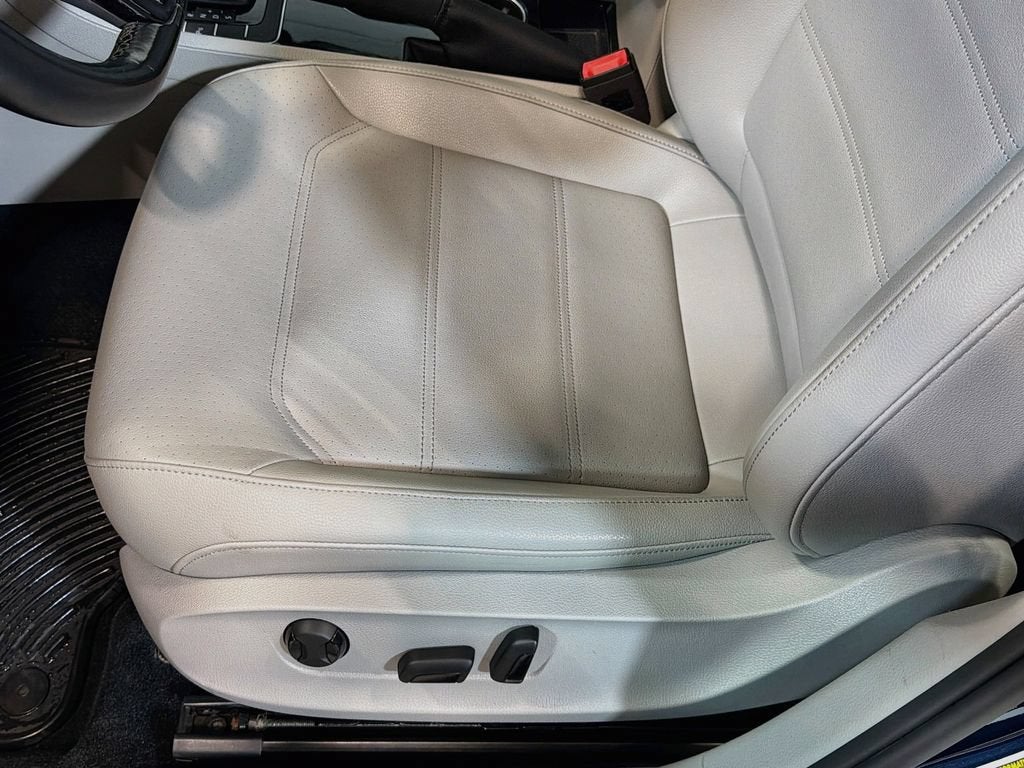 2019 Volkswagen Passat 2.0T SE R-Line
