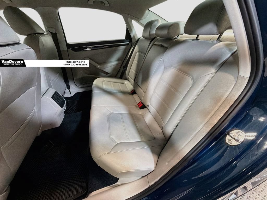 2019 Volkswagen Passat 2.0T SE R-Line