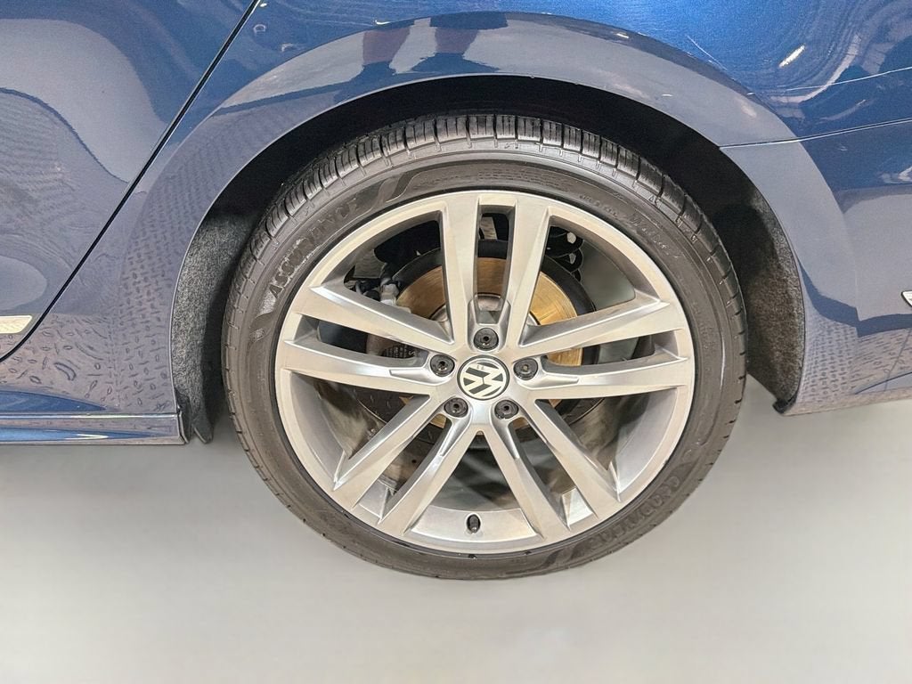2019 Volkswagen Passat 2.0T SE R-Line