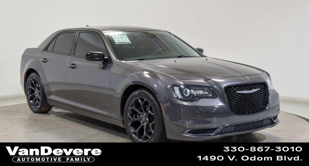2019 Chrysler 300 Touring