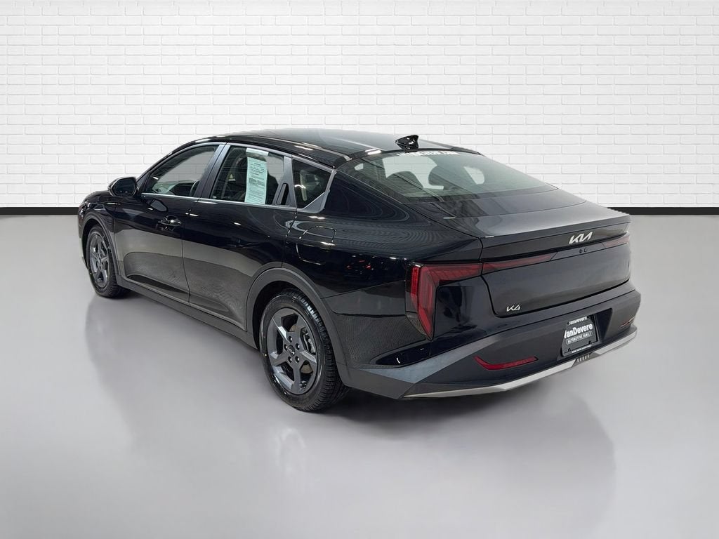 2025 Kia K4 LXS