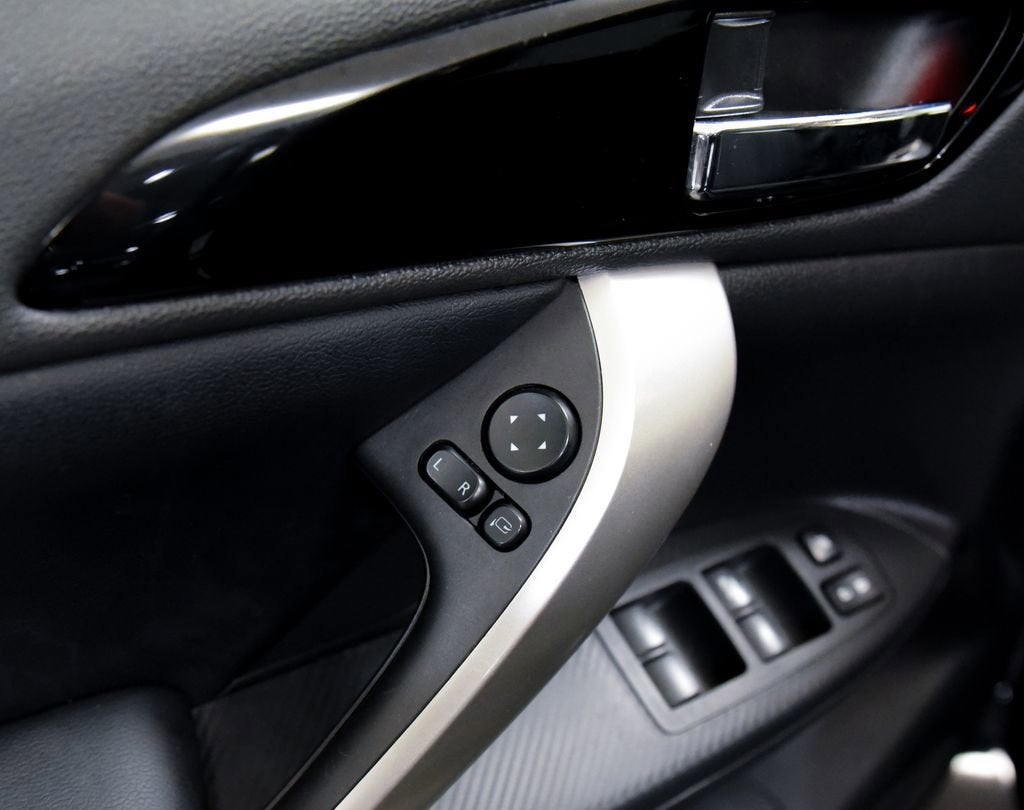 2025 Mitsubishi Eclipse Cross SE