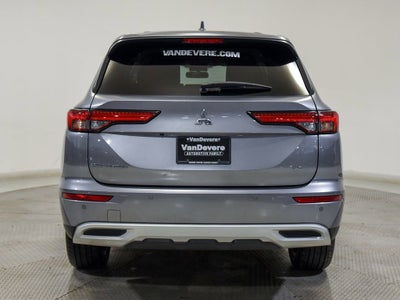 2022 Mitsubishi Outlander SE