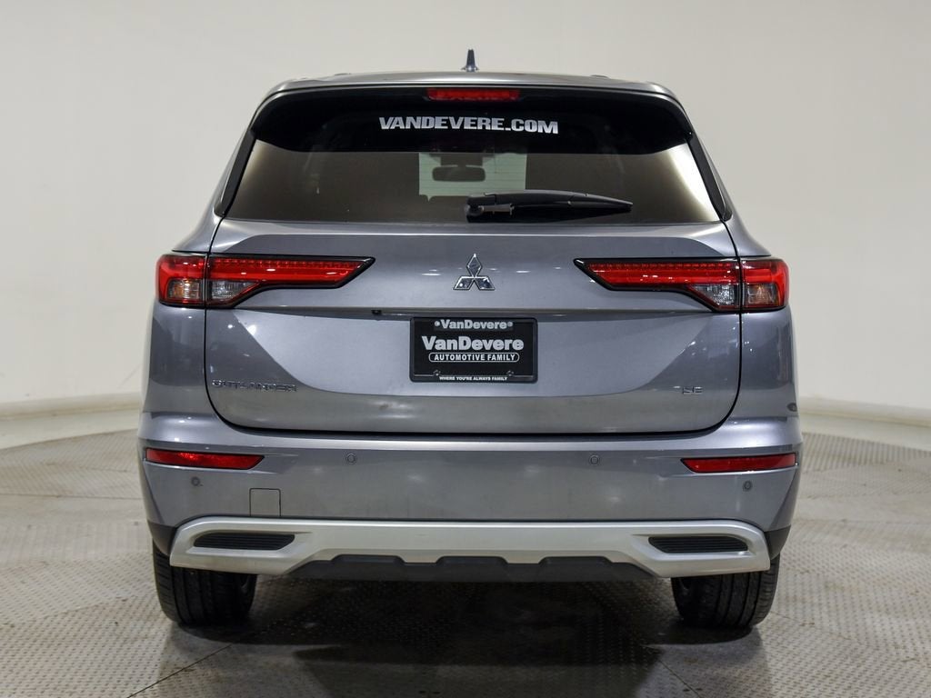 2022 Mitsubishi Outlander SE