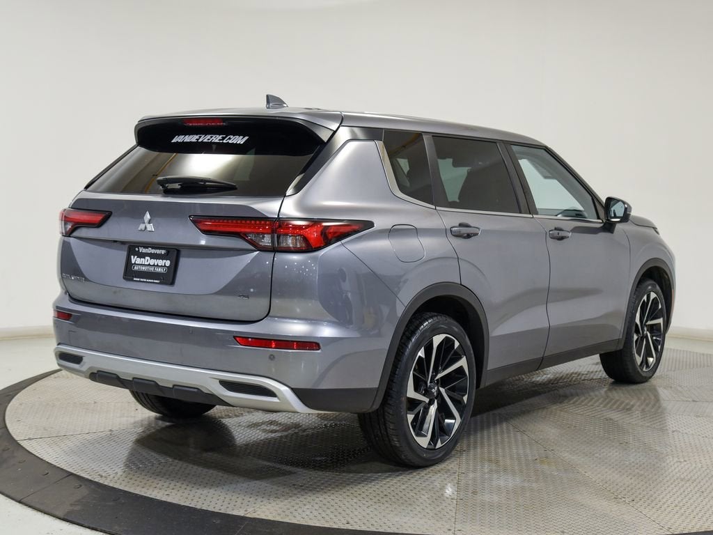 2022 Mitsubishi Outlander SE