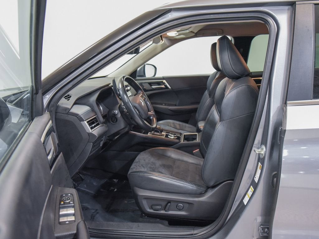 2022 Mitsubishi Outlander SE