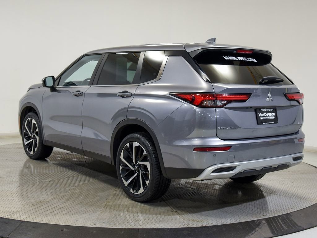2022 Mitsubishi Outlander SE