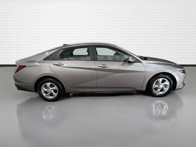 2023 Hyundai Elantra SE