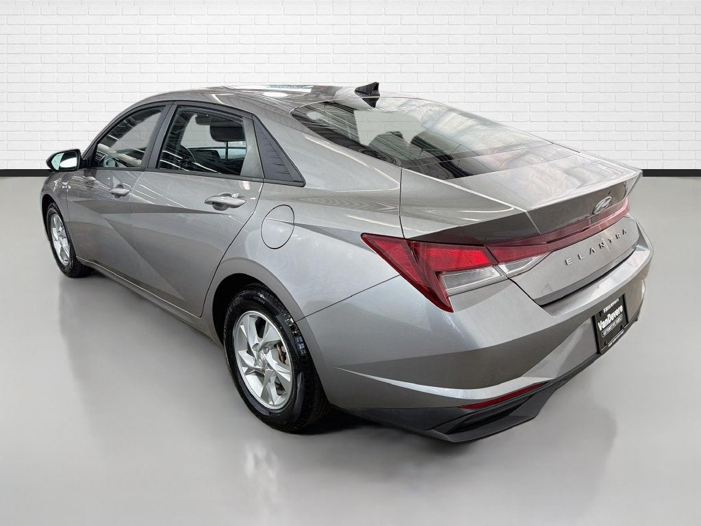 2023 Hyundai Elantra SE
