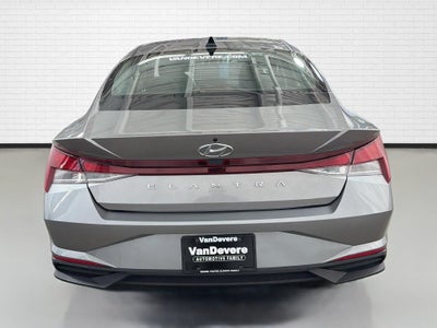 2023 Hyundai Elantra SE