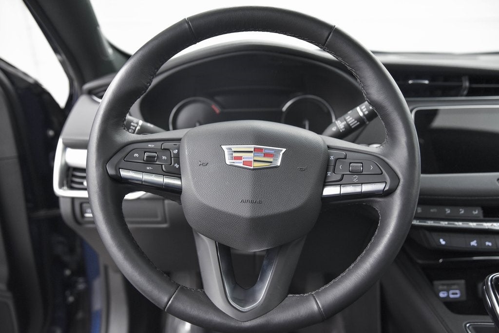 2022 Cadillac XT4 Premium Luxury