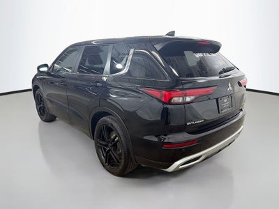 2024 Mitsubishi Outlander SE