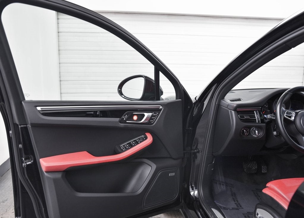 2021 Porsche Macan S