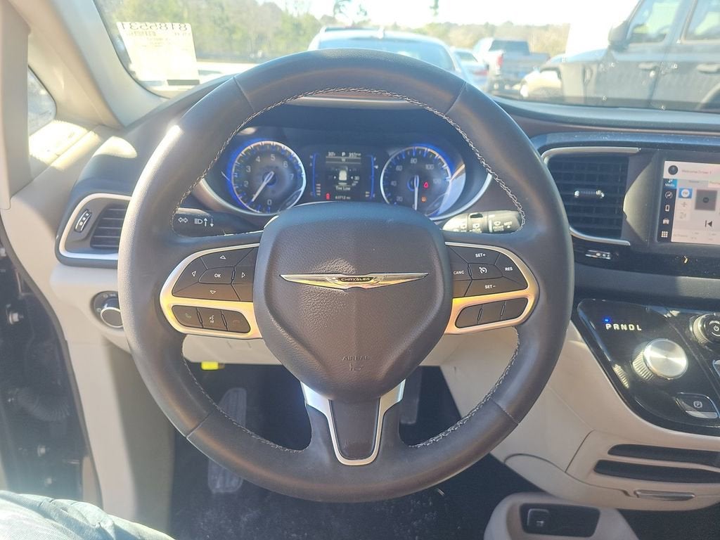 2022 Chrysler Voyager LX