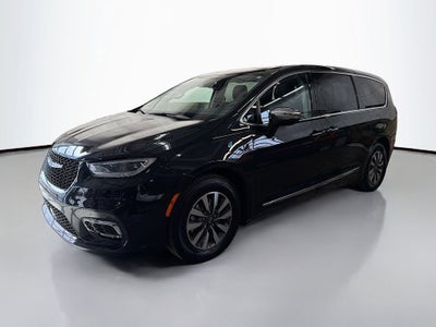 2023 Chrysler Pacifica Hybrid Limited