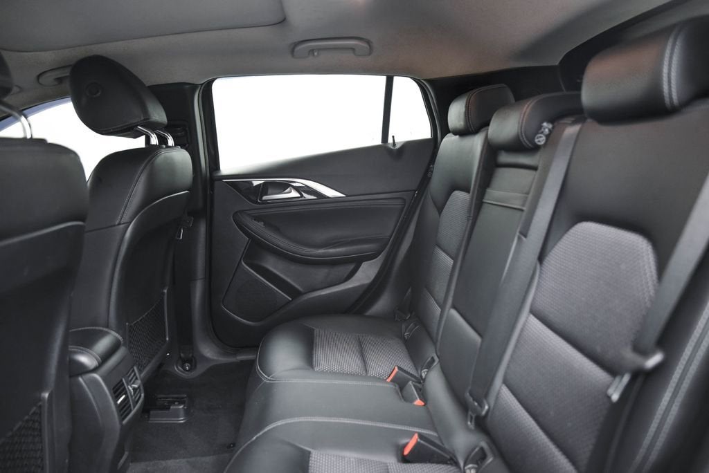 2019 INFINITI QX30 LUXE