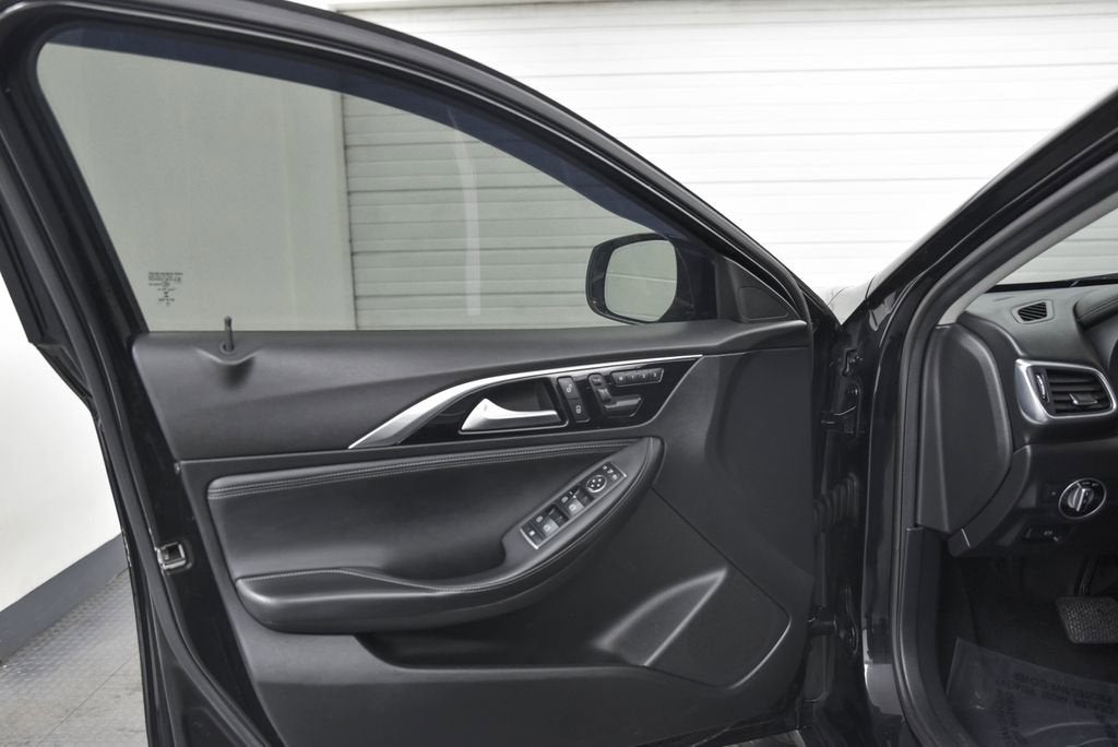 2019 INFINITI QX30 LUXE